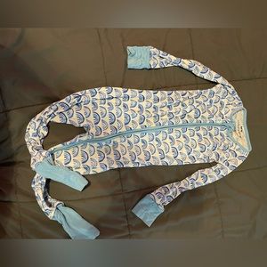 3t guc, some pilling. Prefer Pp.